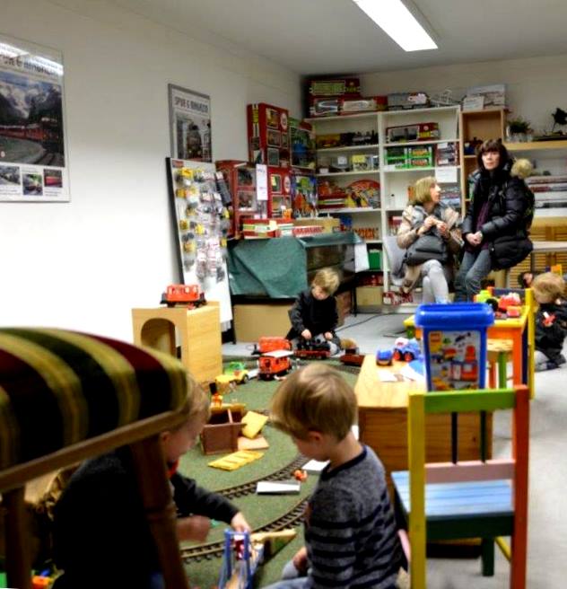 Die Kinderanlage in unserem Tresorraum im Clubdomizil wurde auch 2018 zum Weihnachtsfahrtag sehr gut genutzt. Stellenweise waren die beiden Fahrpulte hei� umk�mpft. 